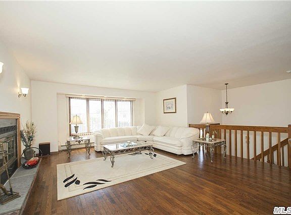 2nd image of 6 Burns Ln