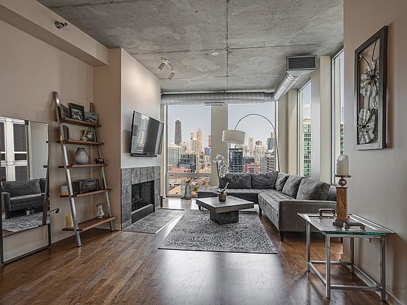 4th image of 720 N Larrabee St APT 1307