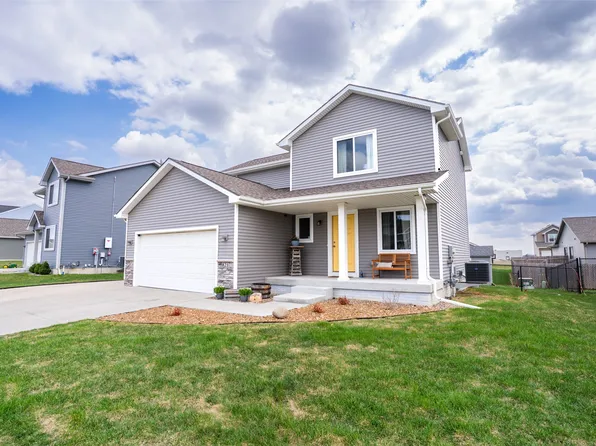 821 36th St SW, Bondurant, IA 50035