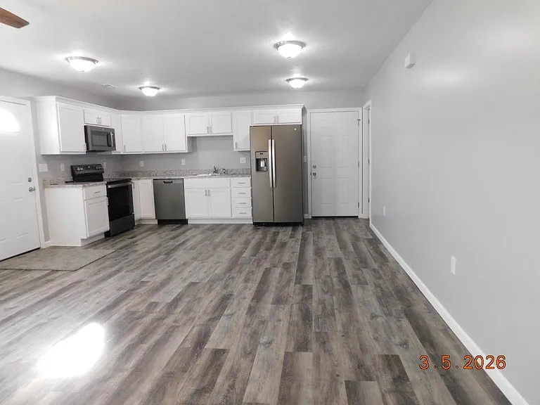 2401 W 18th & 3 #1-2 — Photo 3
