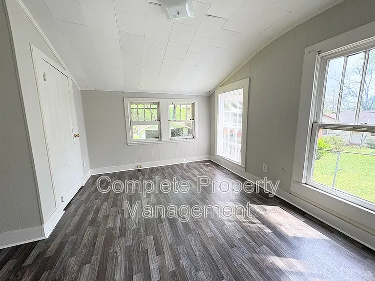 1015 11th St N — Photo 5