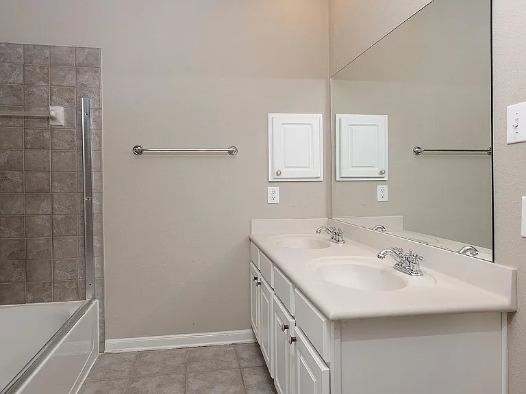 54 S Longsford Cir — Photo 24