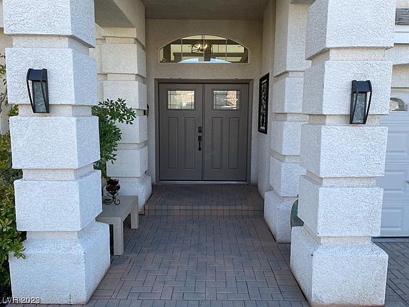 2nd image of 7659 Belgian Lion St