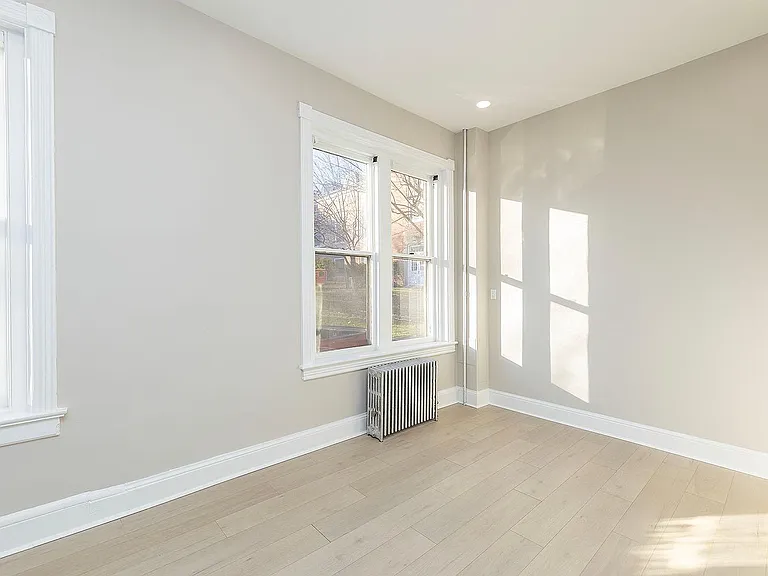 105 Washington St — Photo 9