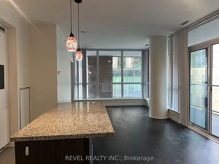 8 Mercer St #405 — Photo 7