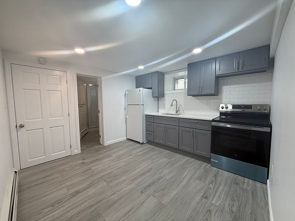 1st image of 1633 Tomlinson Ave #1