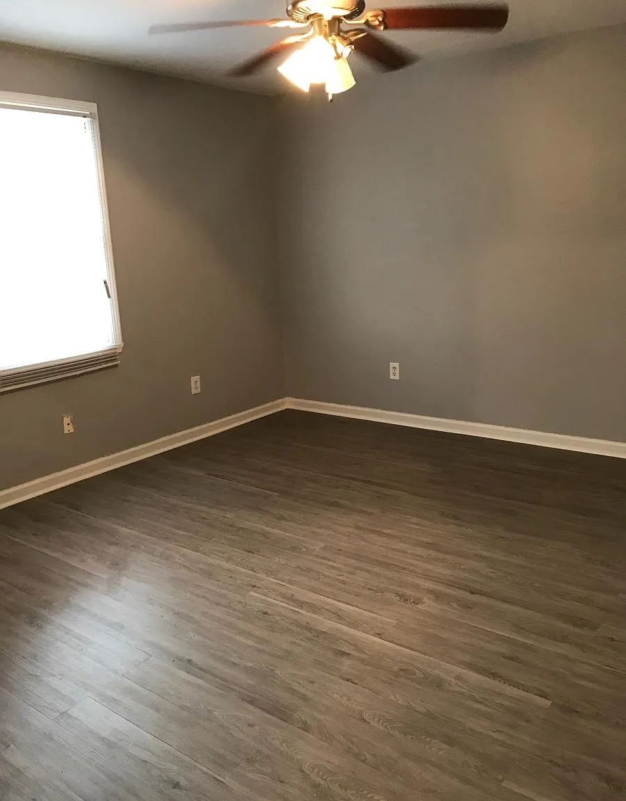 2 bed, 900 sqft, $1,350 — Photo 3