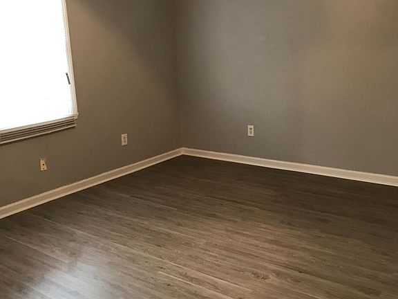 3rd image of 6033 Lafaye St