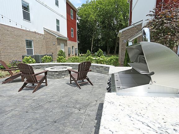 3rd image of 3765 Winthrop Dr APT 2205