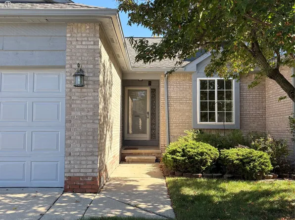 17763 Covey Ct, Riverview, MI 48193