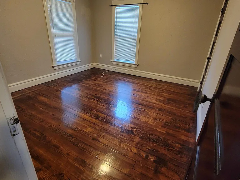 841 York St — Photo 13