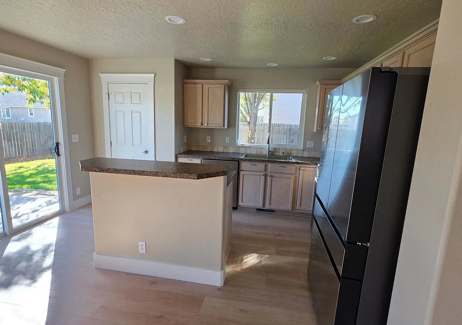 Large 4 Bedroom Home in Caldwell — Photo 3