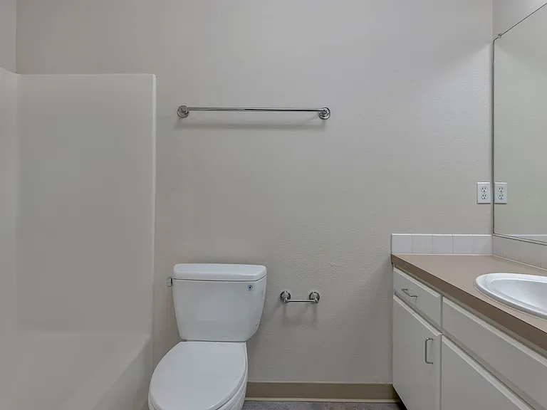 4745 SW 2nd Ave — Photo 17