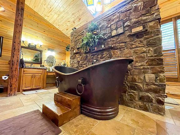 2nd image of 4830 County Road 4448