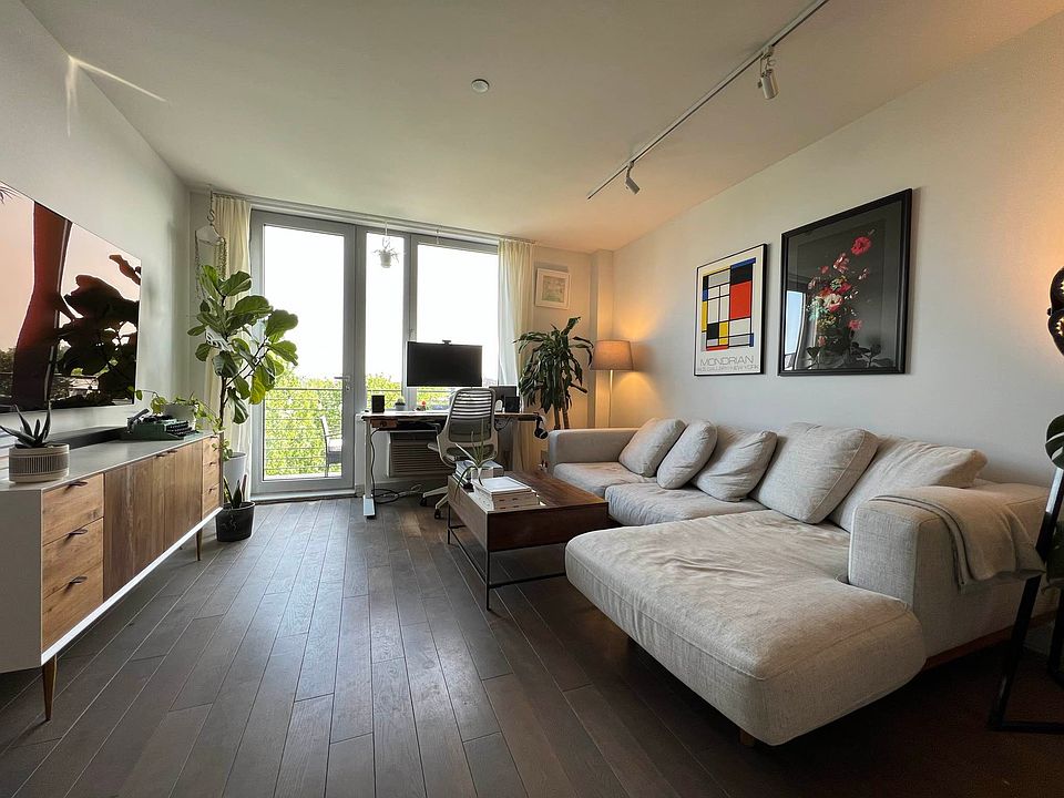 1st image of 812 Myrtle Ave #D5