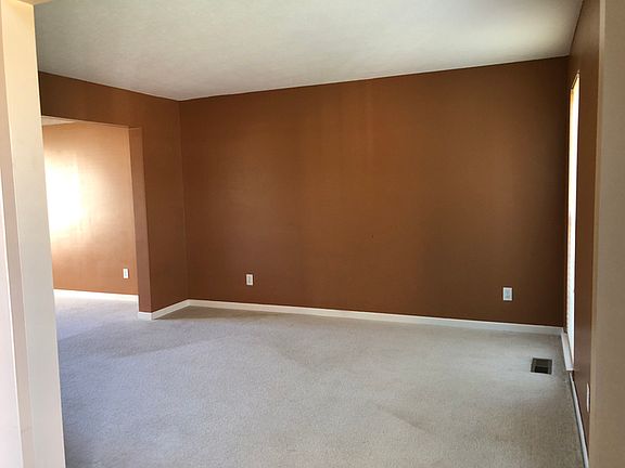 3rd image of 8203 Colyn Ct