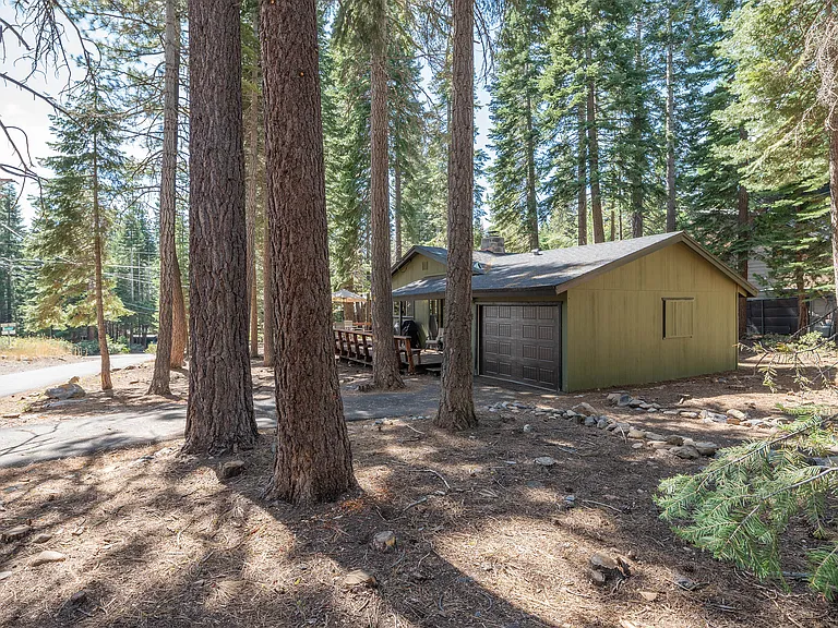 700 Carnelian Cir — Photo 28