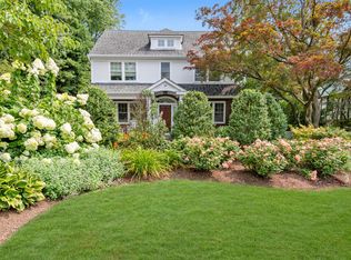 29 Summit Rd, Port Washington, NY 11050