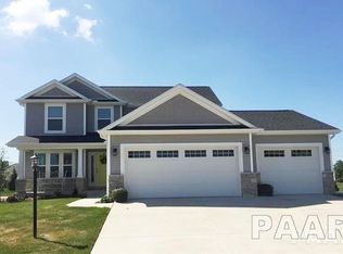 22 Warwick Cir, Morton, IL