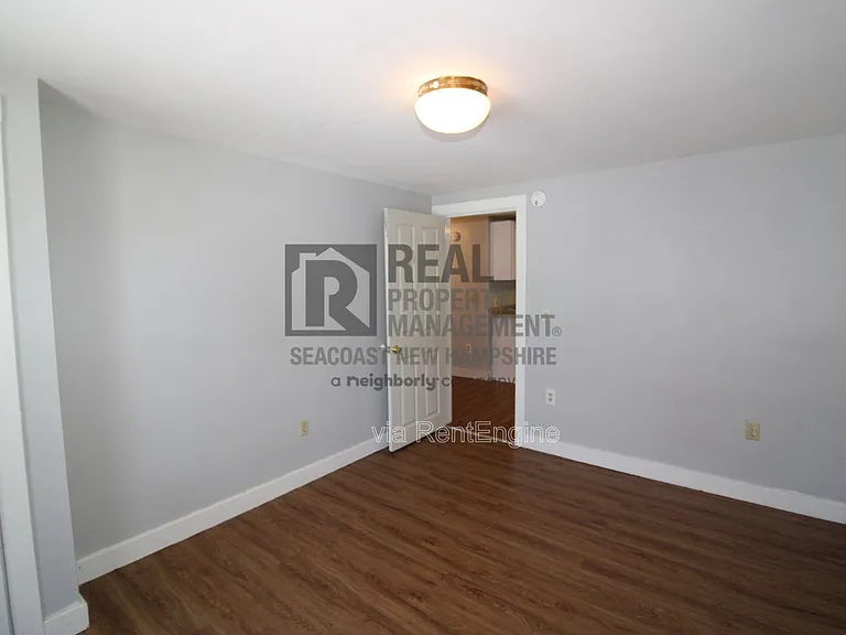 11 Maple St #B — Photo 3