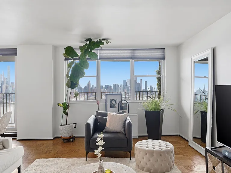6040 Boulevard East #23F — Photo 3