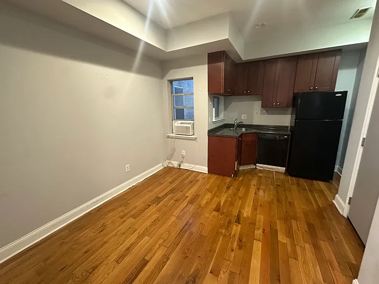 1603 W Diamond St #2F — Photo 7