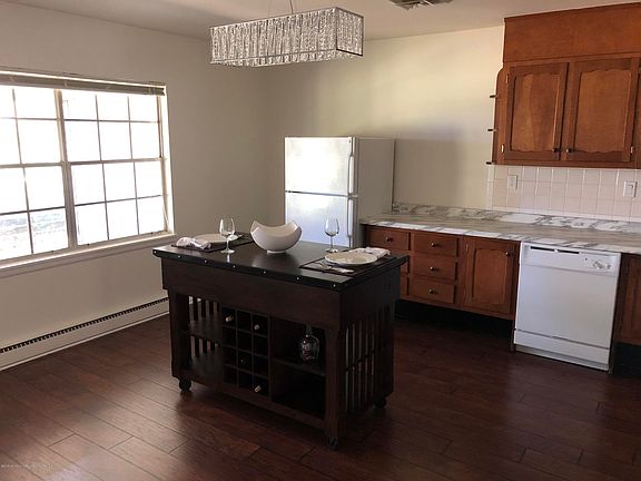 4th image of 367 Chesterfield Ct #D