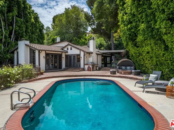 4919 Matula Dr, Tarzana, CA 91356