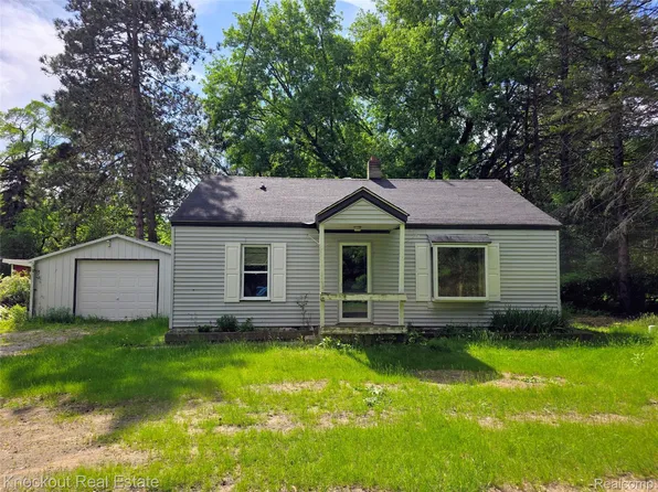 4482 Kirk Rd, Mayville, MI 48768