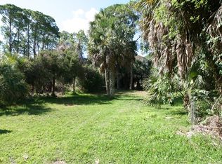 Shell Crest Ave, Cedar Key, FL 32625