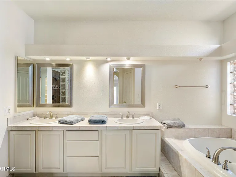 10060 E Emerald Dr — Photo 16