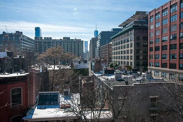 Sold by Compass | media 1