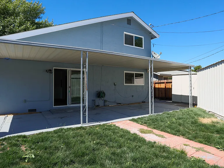 3330 Claudia Dr — Photo 32