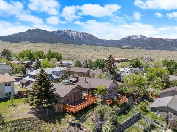 504 4th St S, Gardiner, MT 59030