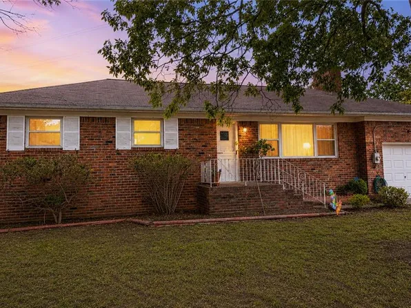 7825 Walters Dr, Norfolk, VA 23518