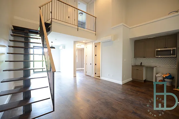 Rented by Miron Realty Group | media 27