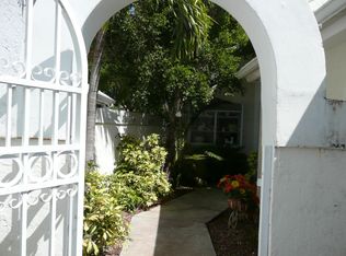 12 Hampton Ct, Palm Beach Gardens, FL 33418