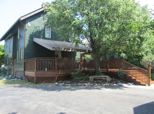 194 N Forest Rd, Buffalo, NY 14221
