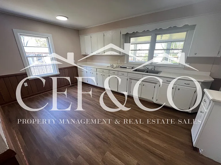 7570 Lone Oak Rd — Photo 3
