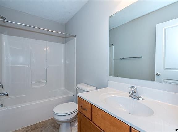 3rd image of 62 Katelyn Dr