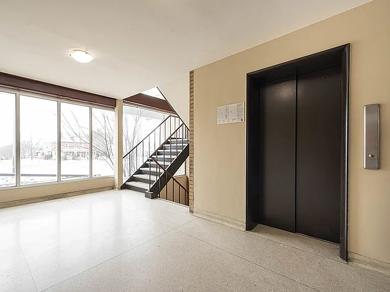 50 Adelaide Ave E #E — Photo 8