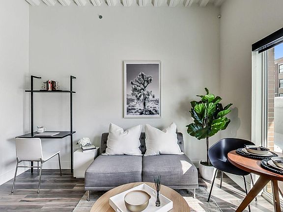 5th image of 1755 N Milwaukee Ave #505