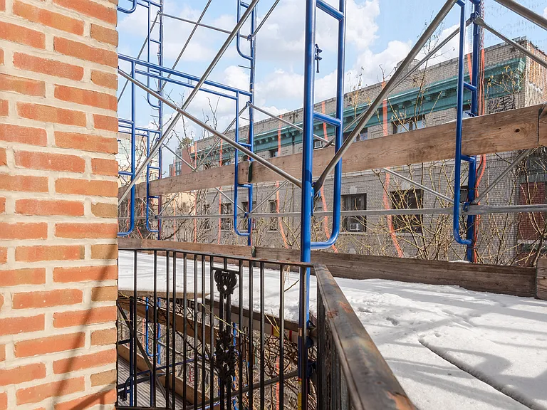 211 Thompson St #5M — Photo 15