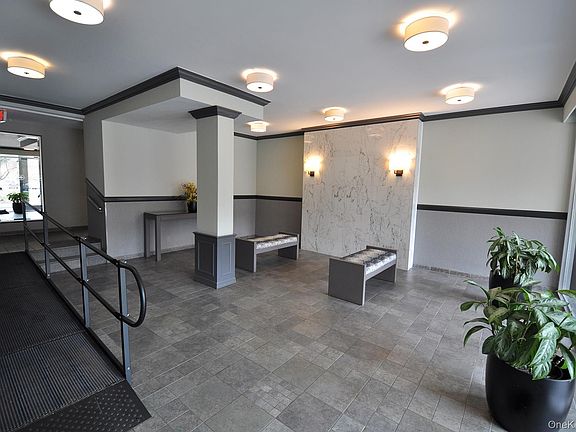 3rd image of 240 Garth Road #6B2