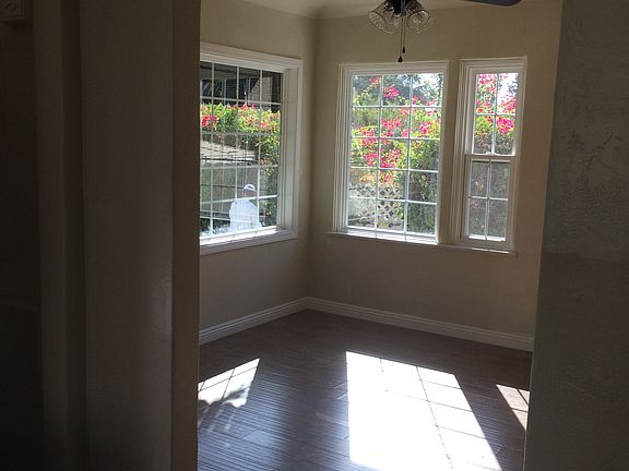 5th image of 390 Balsam Ave