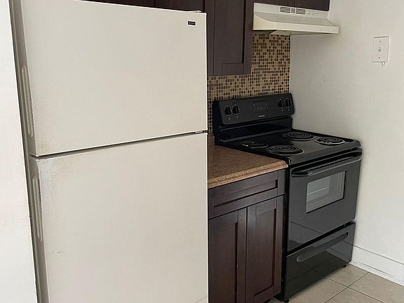 3rd image of 8913 NW 28th Dr #38B