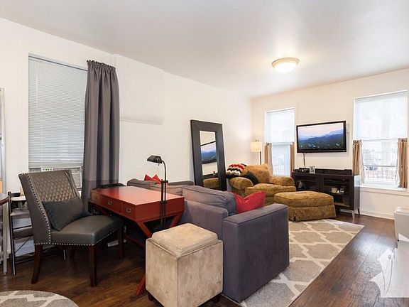 4th image of 1944 N Wilmot Ave #1