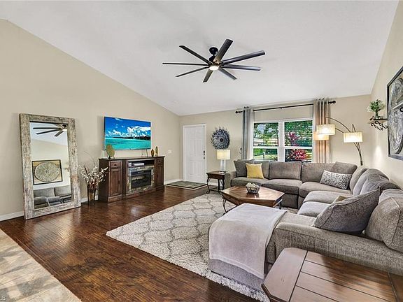 5th image of 3722 SW 20th PL