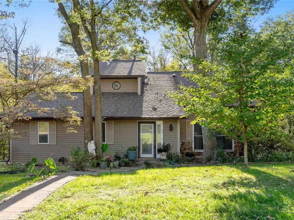 615 Thrush Ct, Troy, IL 62294
