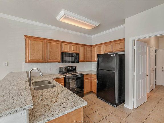 4th image of 1001 Krenek Tap Rd APT 1601